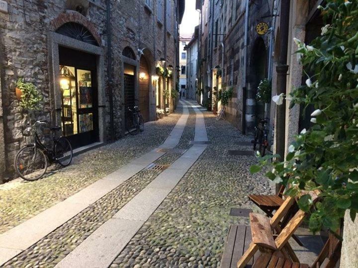 شقة Antica Corte, Bilocale Nel Centro Storico Di كومو المظهر الخارجي الصورة